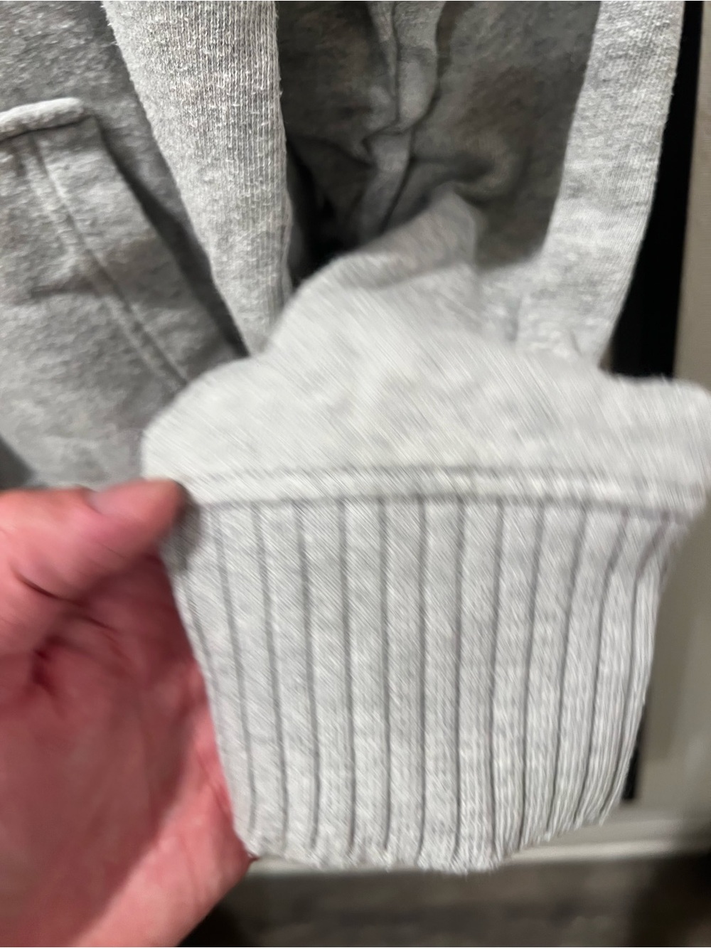 Women’s American Eagle Light Gray Hooded V-Neck Pullover Sweater - Picture 4 of 10